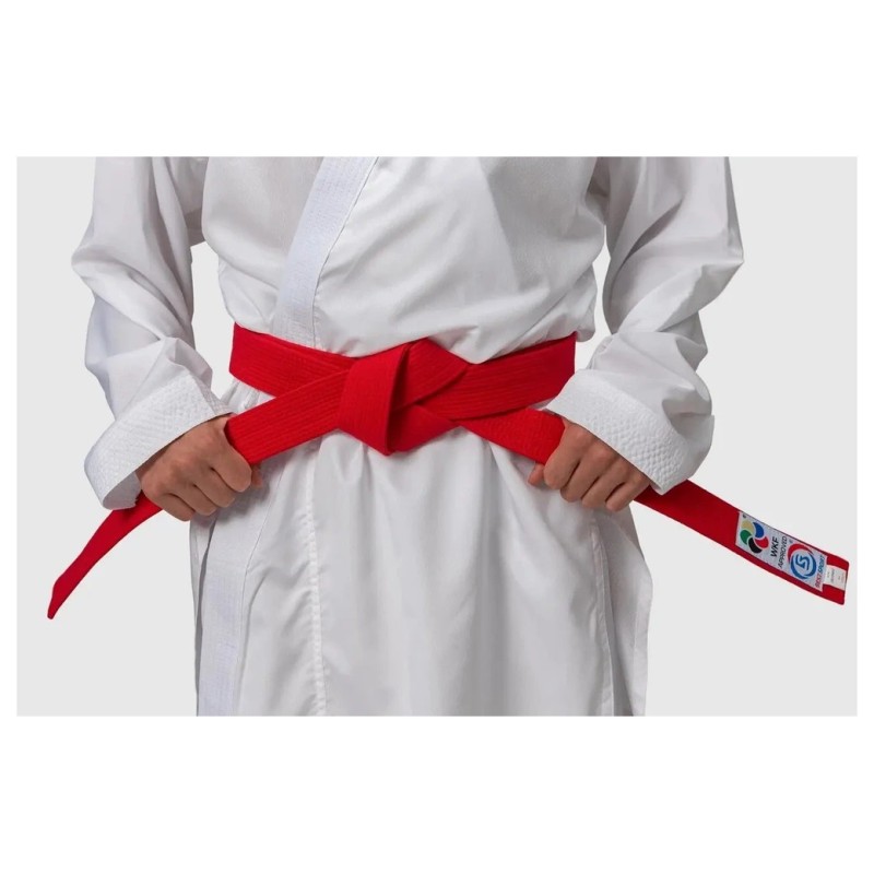Ceinture Best Sport homologuée WKF nouée sur un karategi