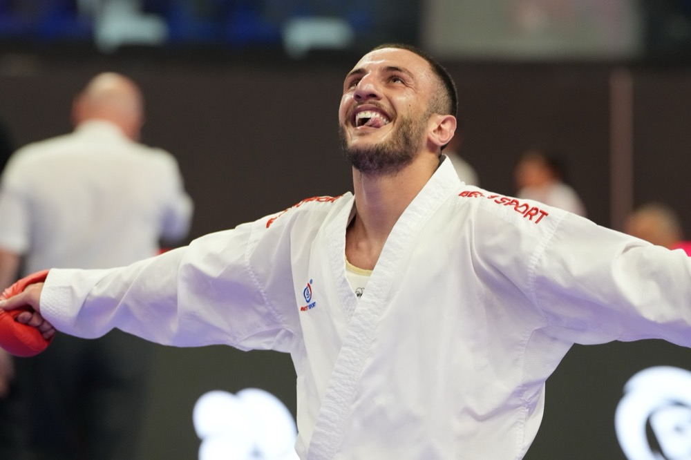 Karatéka en compétition en karategi Best Sport